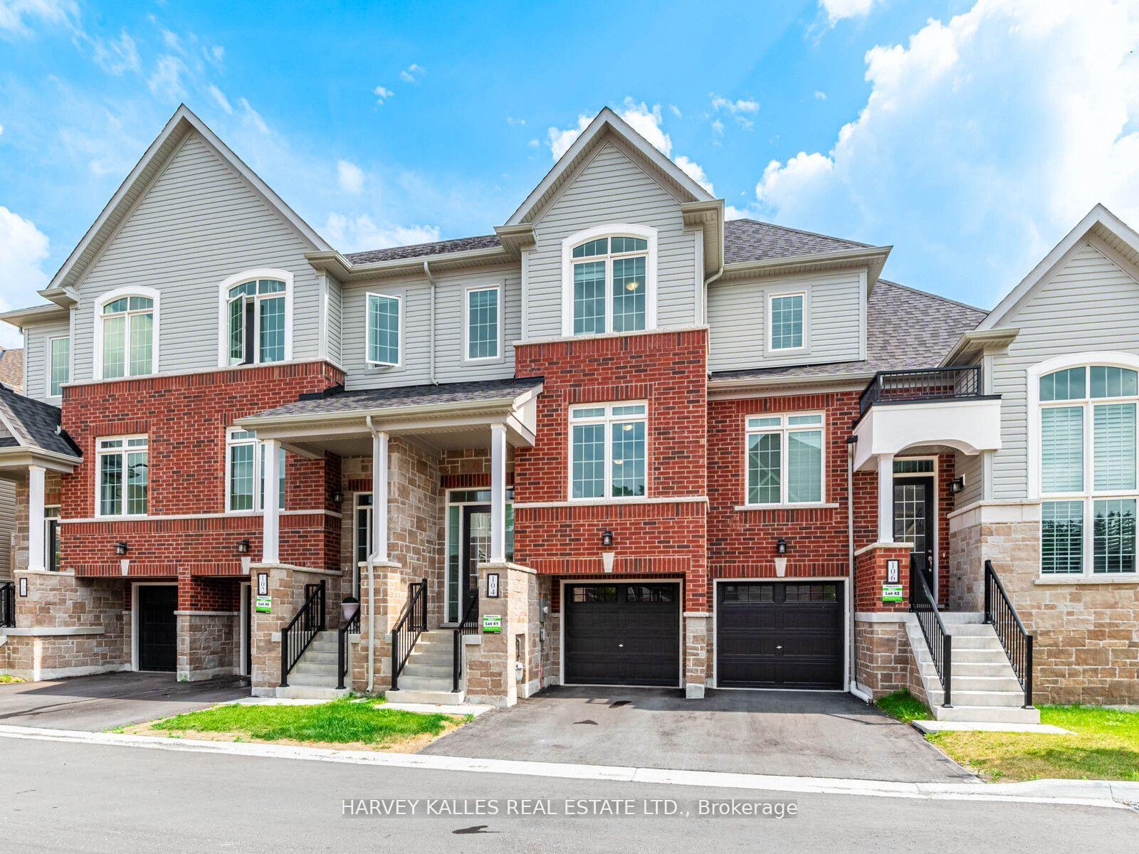 104 Lyall Stokes Circle, East Gwillimbury, ON L0G 1M0