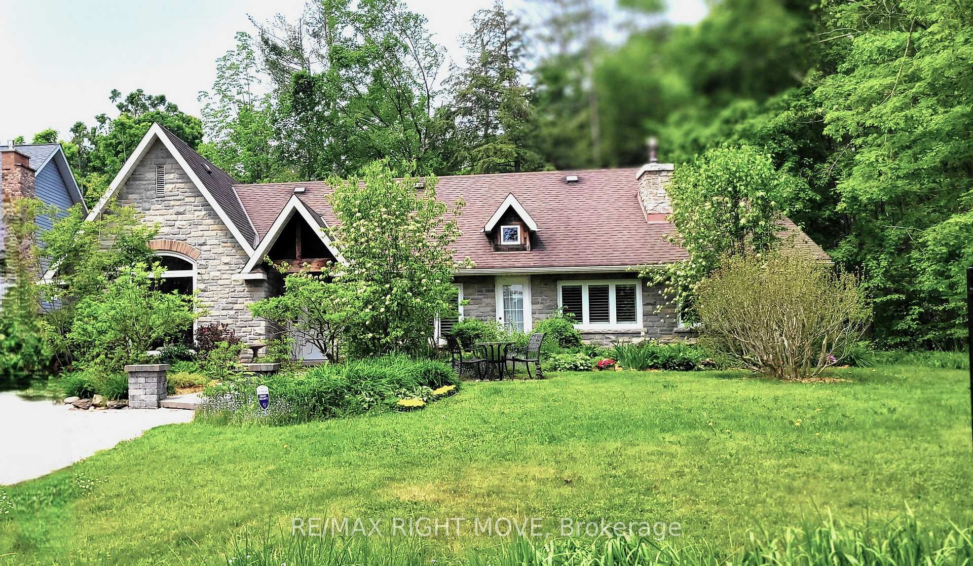 3528 Glenhaven Beach Road, Innisfil, ON L9S 2Z3