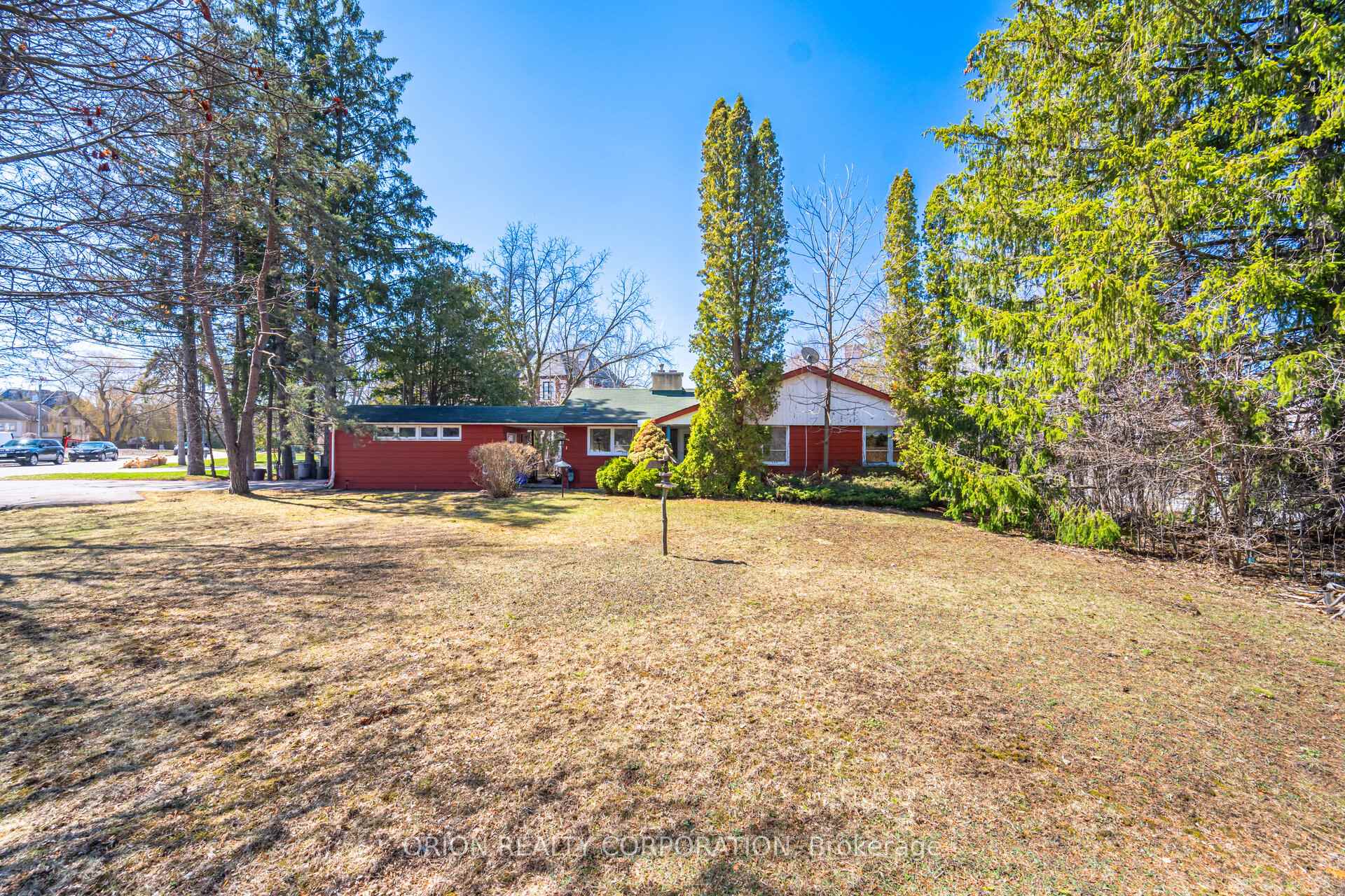 100 Westwood Lane, Richmond Hill, ON L4C 6Y3