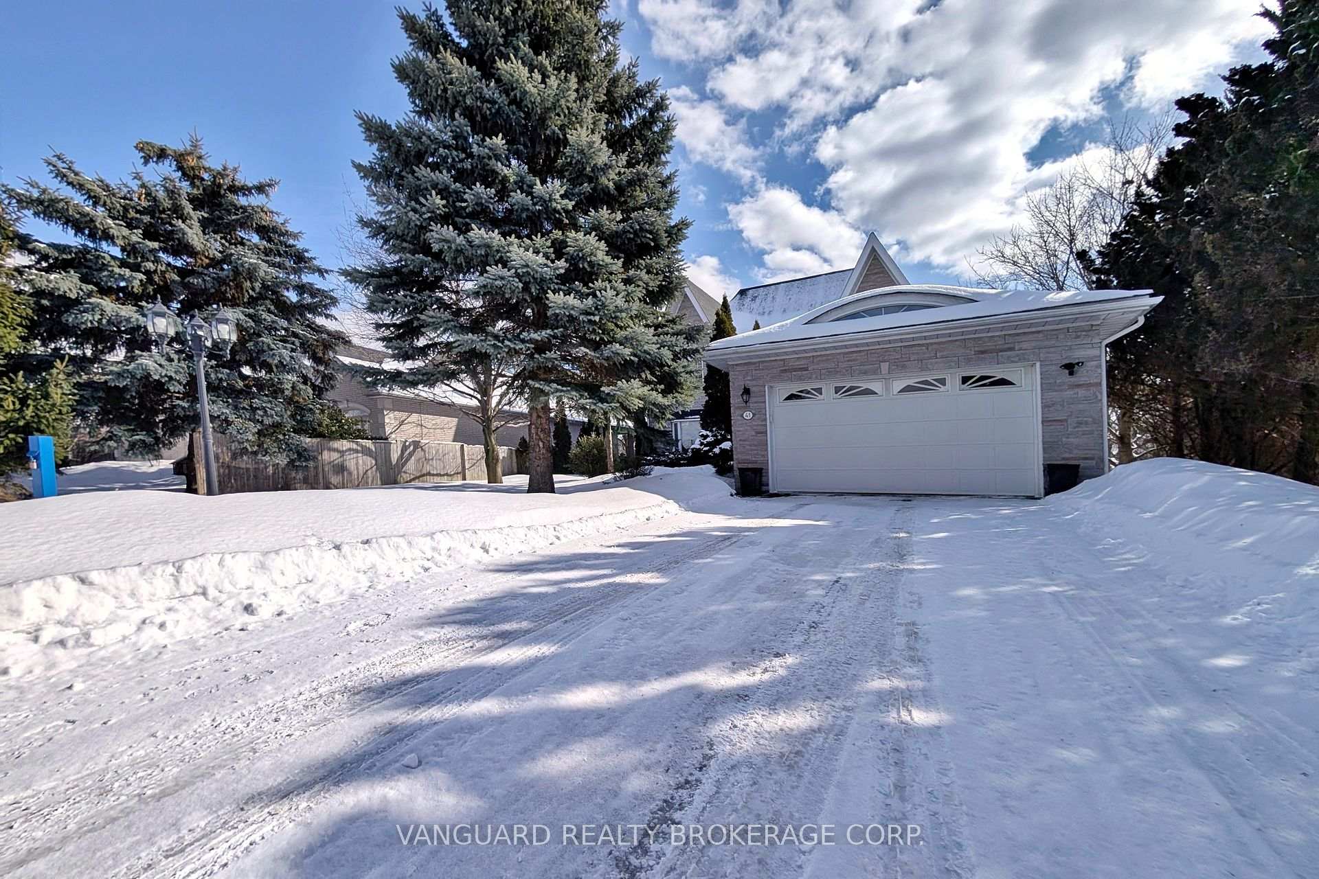 41 Cooperage Crescent, Richmond Hill, ON L4C 9M2