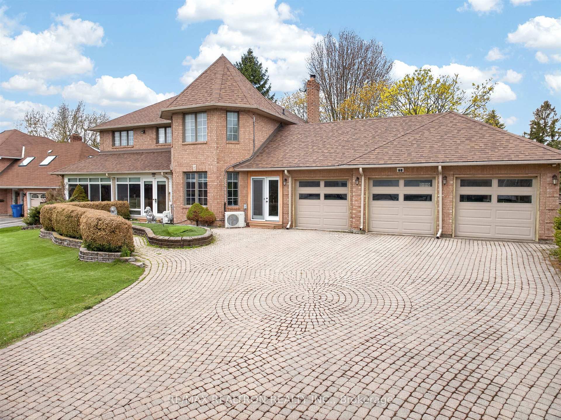 60 Arthur Hall Drive, East Gwillimbury, ON L0G 1V0