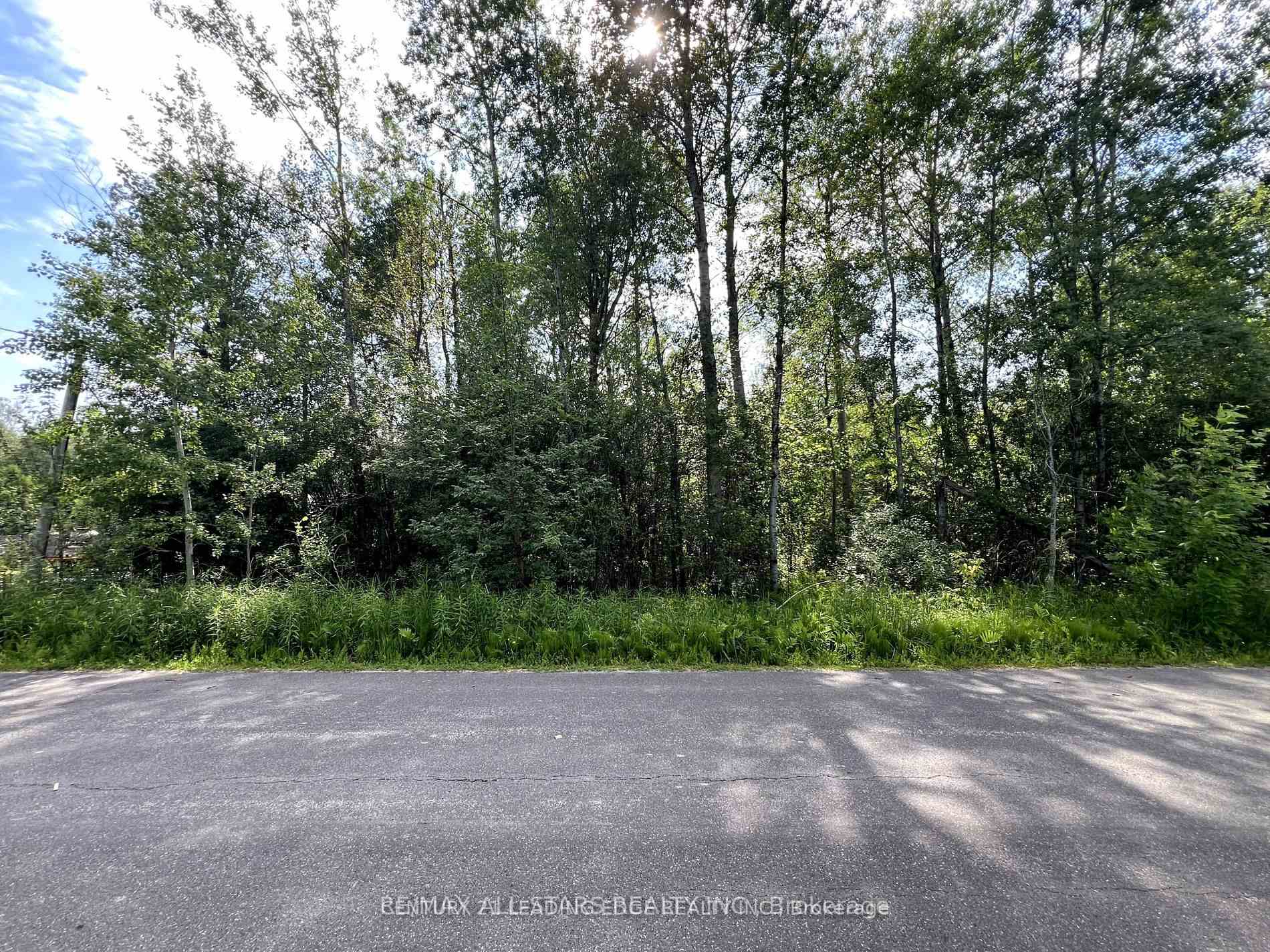 34 Nicholson Drive, Uxbridge, ON L9P 1R2
