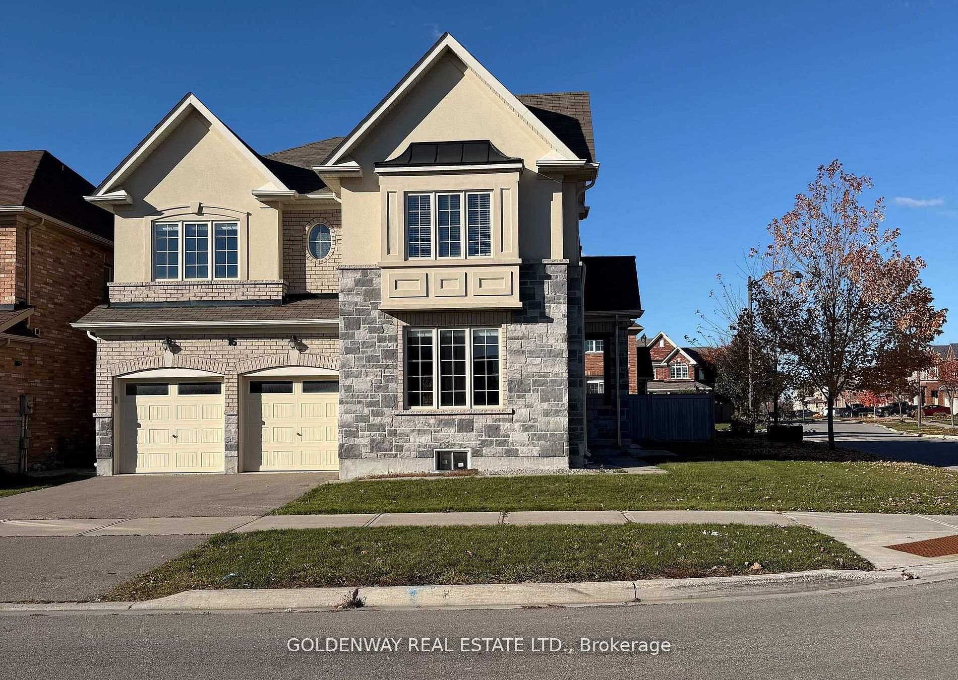 16 Jericho Avenue, Georgina, ON L4P 0G9