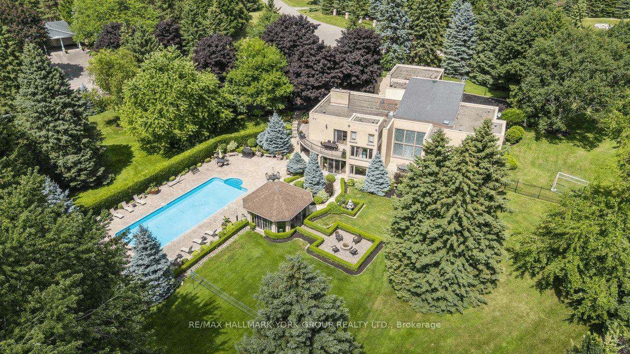 27 Scott Crescent, King, ON L7B 1E4