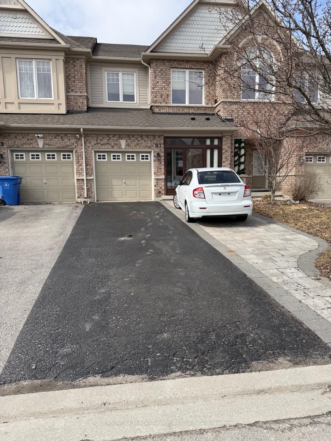 97 Thatcher Crescent, East Gwillimbury, ON L9N 0B9