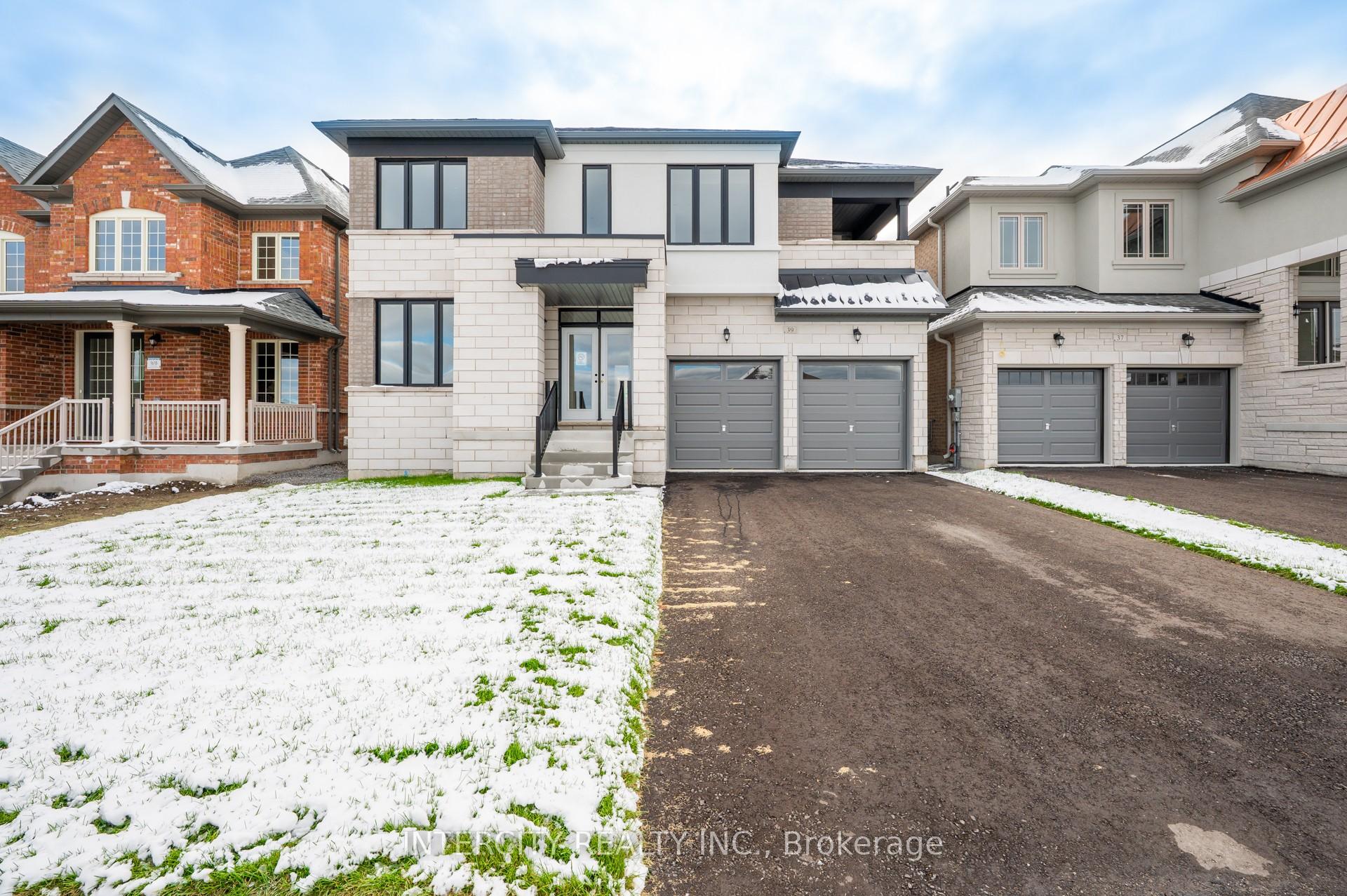 39 Father Muckle Avenue, Georgina, ON L4P 0S9