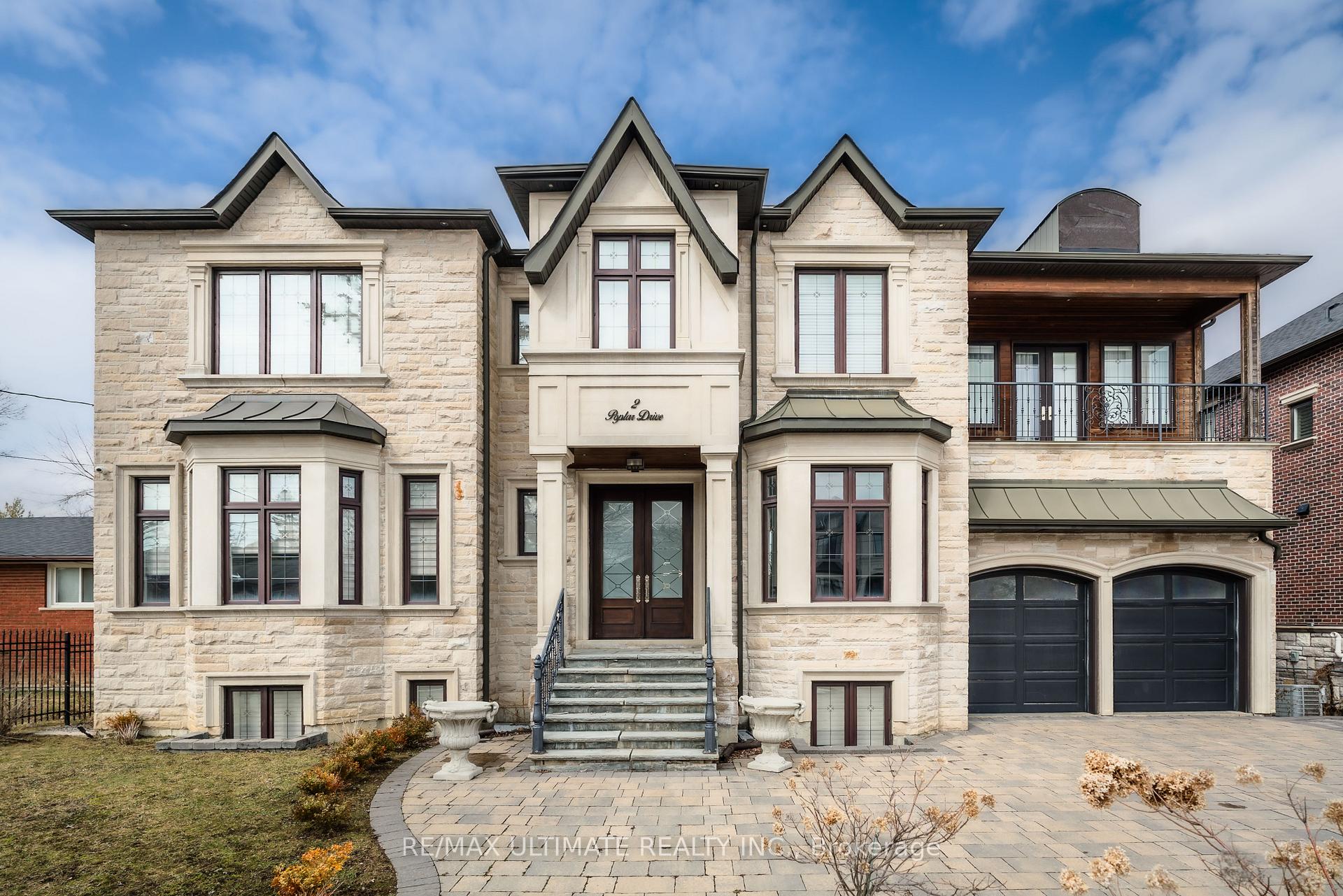 2 Poplar Drive, Richmond Hill, ON L4E 2W5