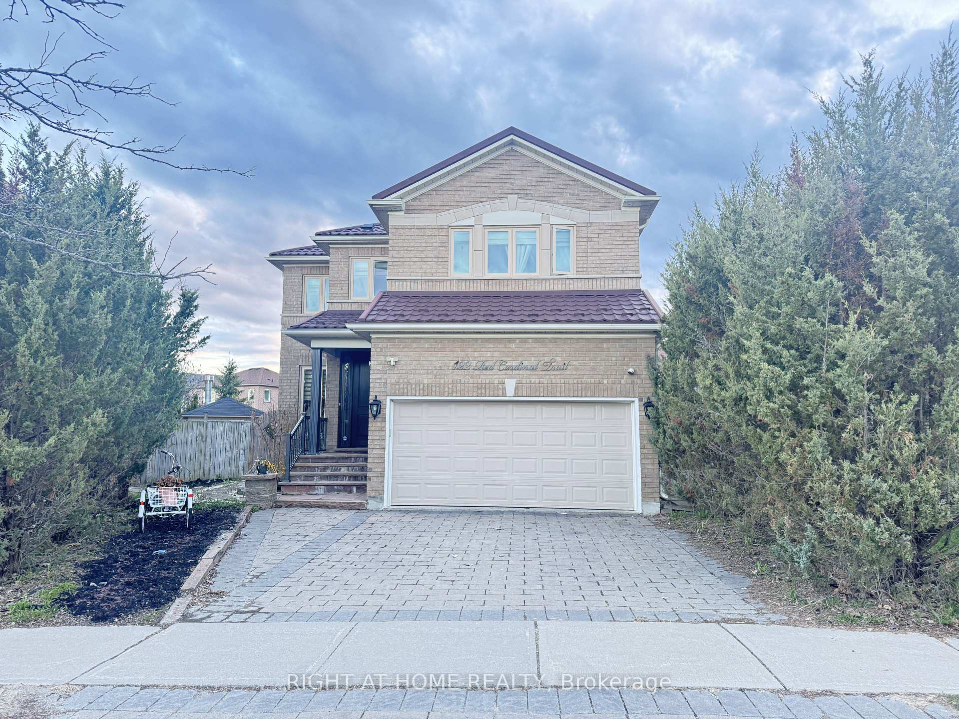 122 Red Cardinal Trail, Richmond Hill, ON L4E 4B7