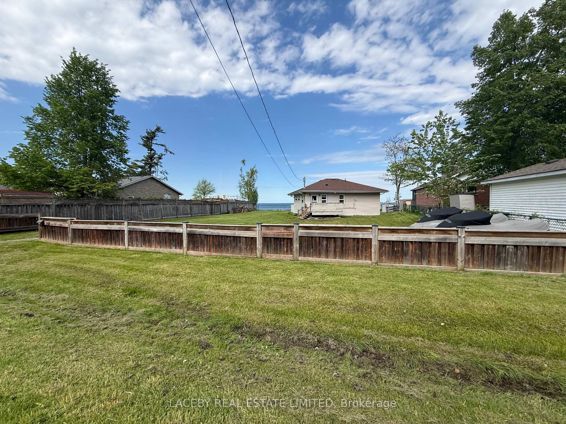 2571 Leonard Street, Innisfil, ON L9S 3V3