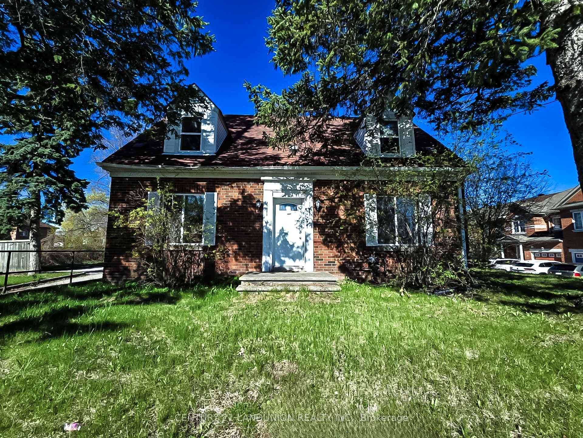 11960 Yonge Street, Richmond Hill, ON L4E 3N6