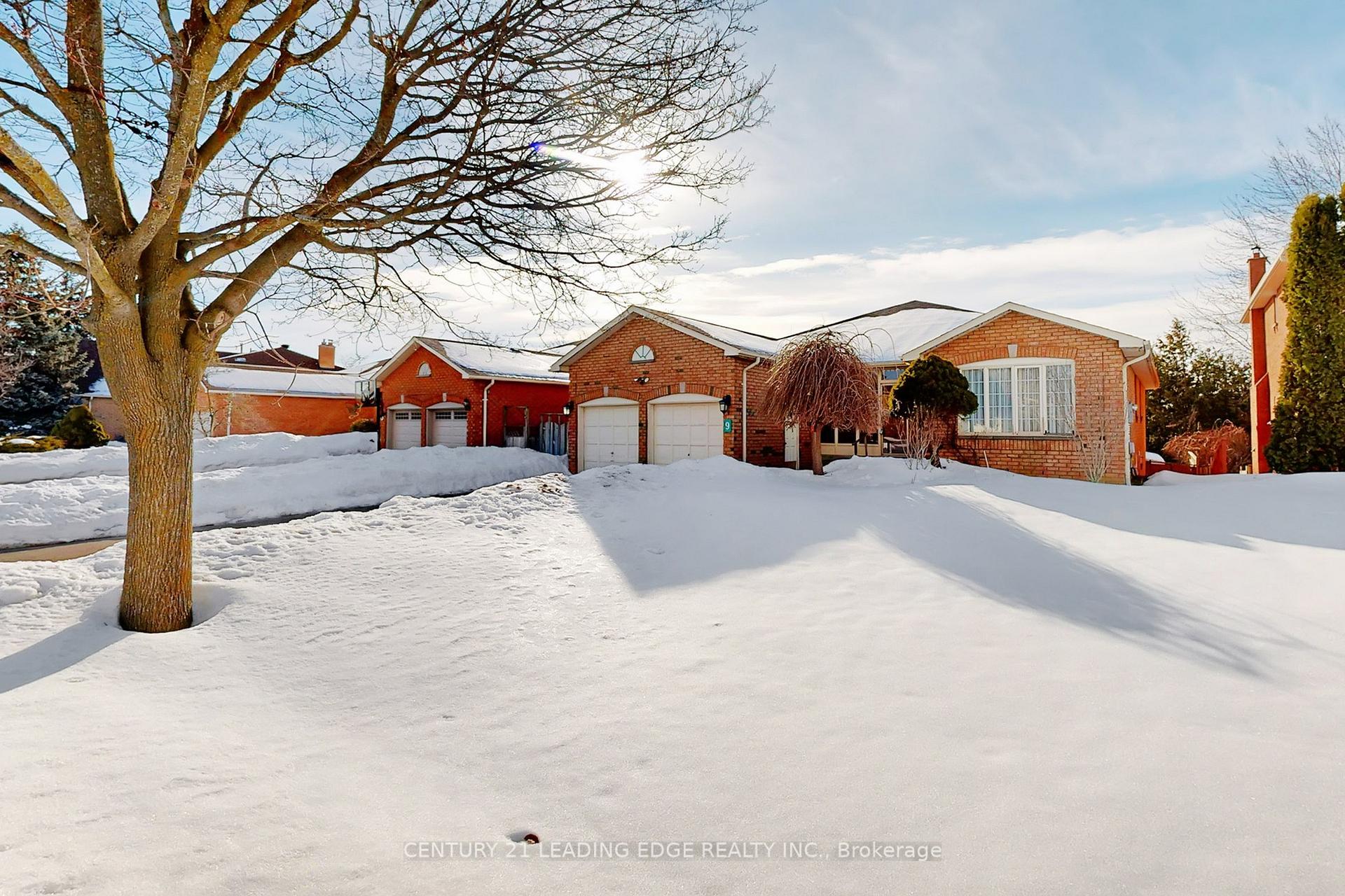 9 COATES Crescent, Richmond Hill, ON L4E 2M3