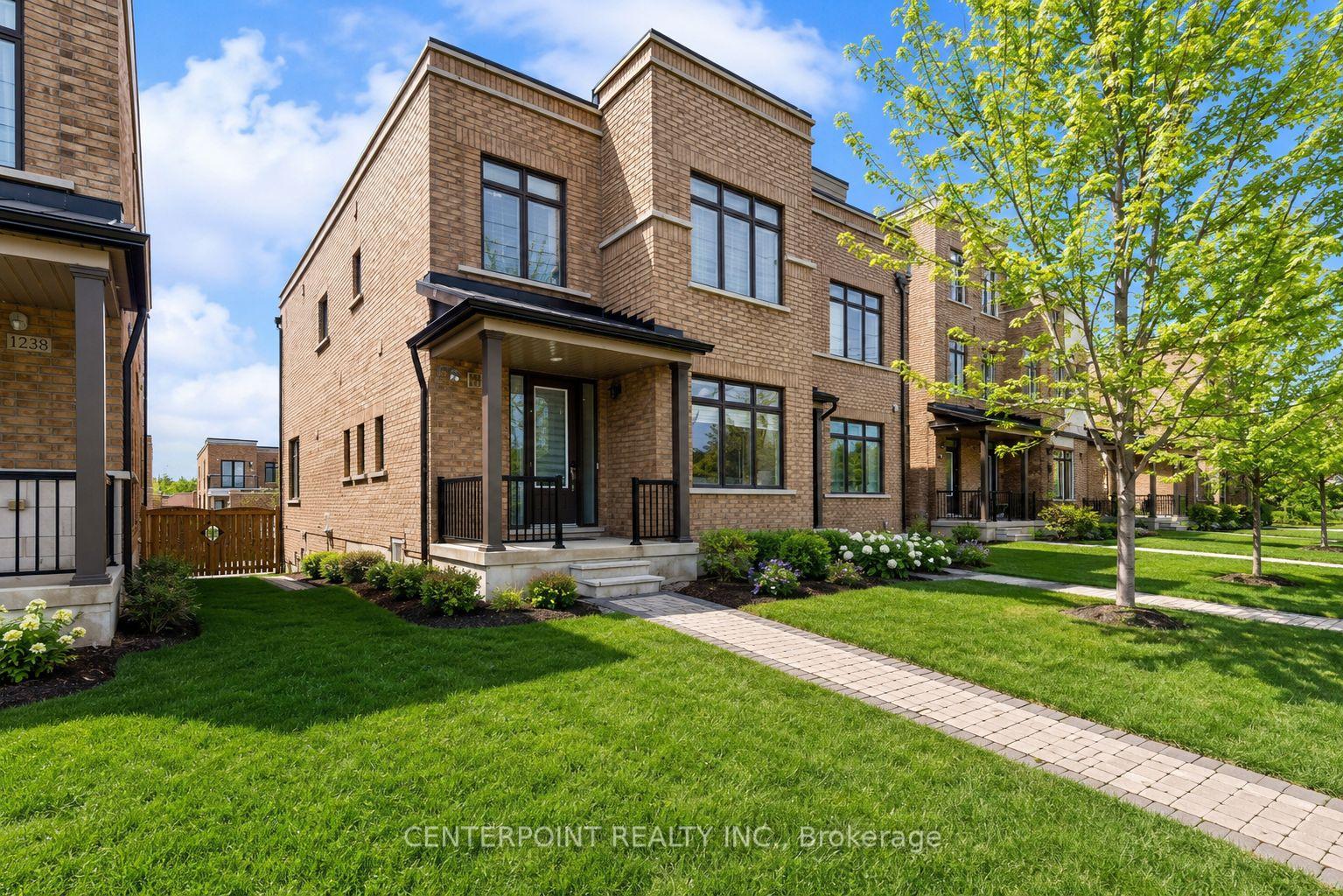 1240 Wellington Street E, Aurora, ON L4G 2C9