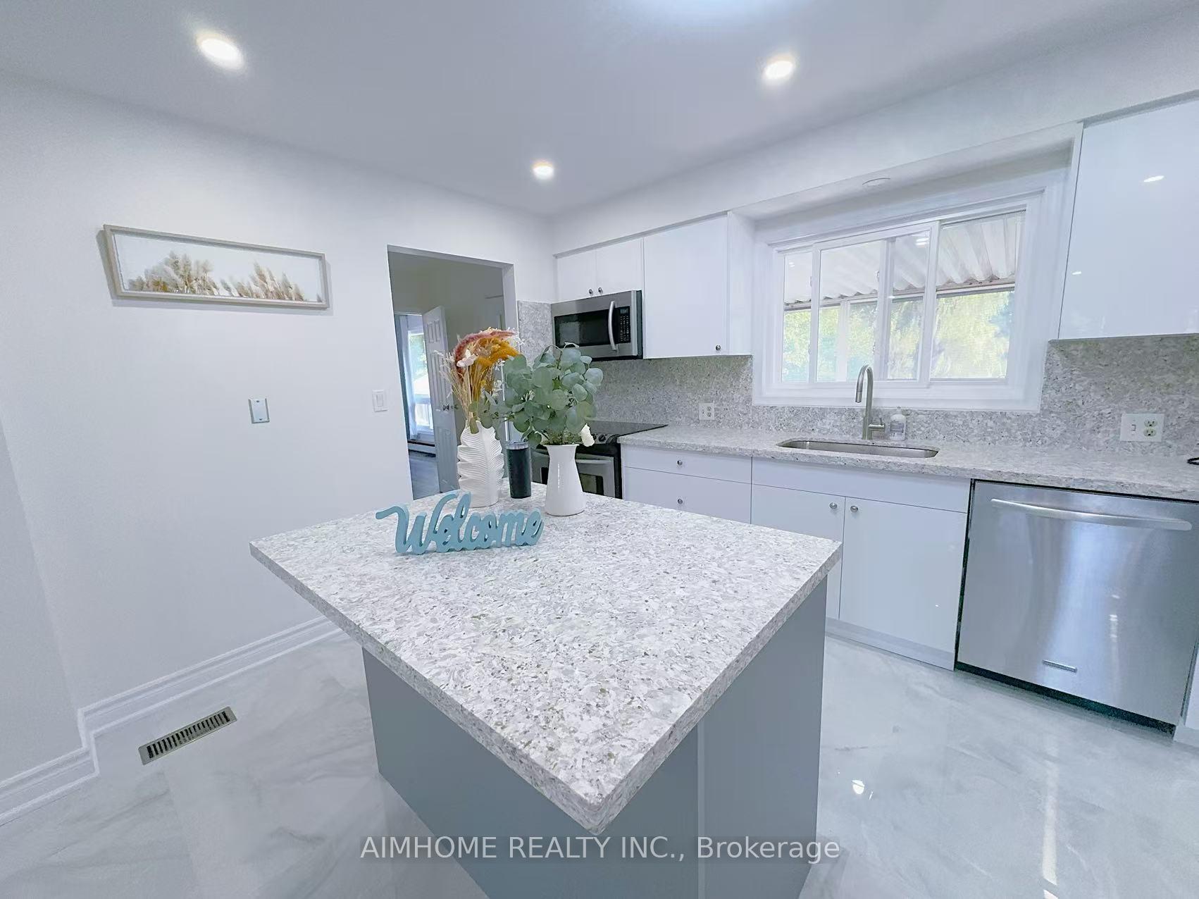 151 Riveredge Drive, Georgina, ON L4P 2P4