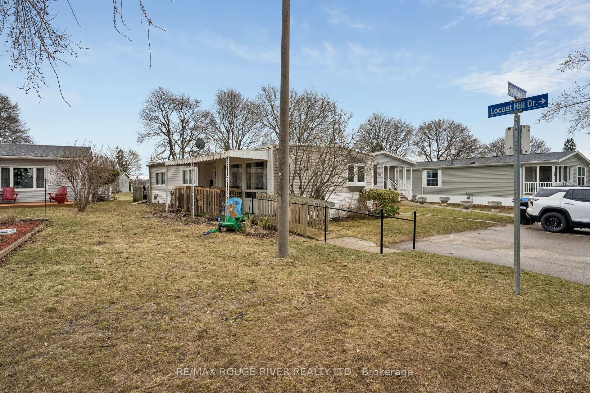 35 Hawthorne Drive, Innisfil, ON L9S 1P1