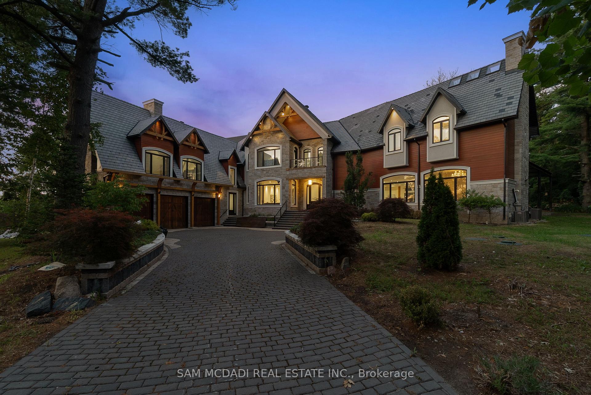 15 Glenview Heights Lane, King, ON L3Y 4V9