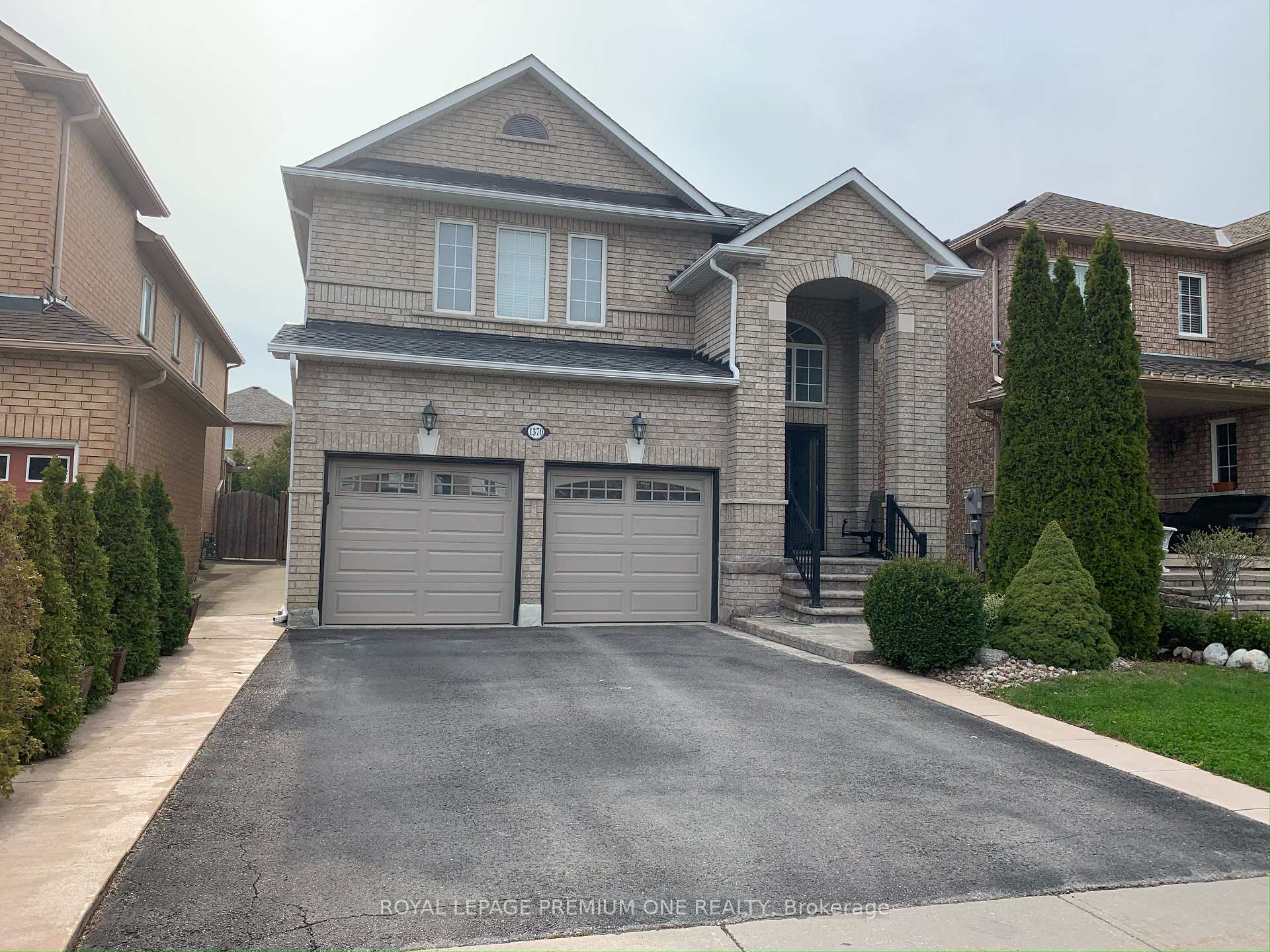 1370 Clarence Street, Vaughan, ON L4H 1M7