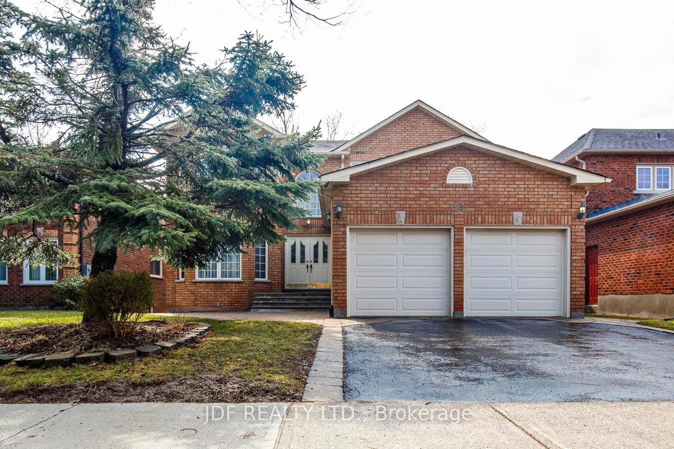 24 Whalen Court, Richmond Hill, ON L4C 9T4