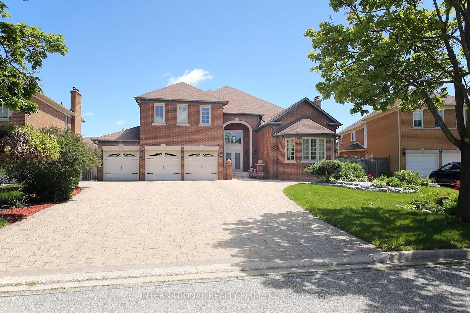 7 Elderwood Drive, Richmond Hill, ON L4B 2X3
