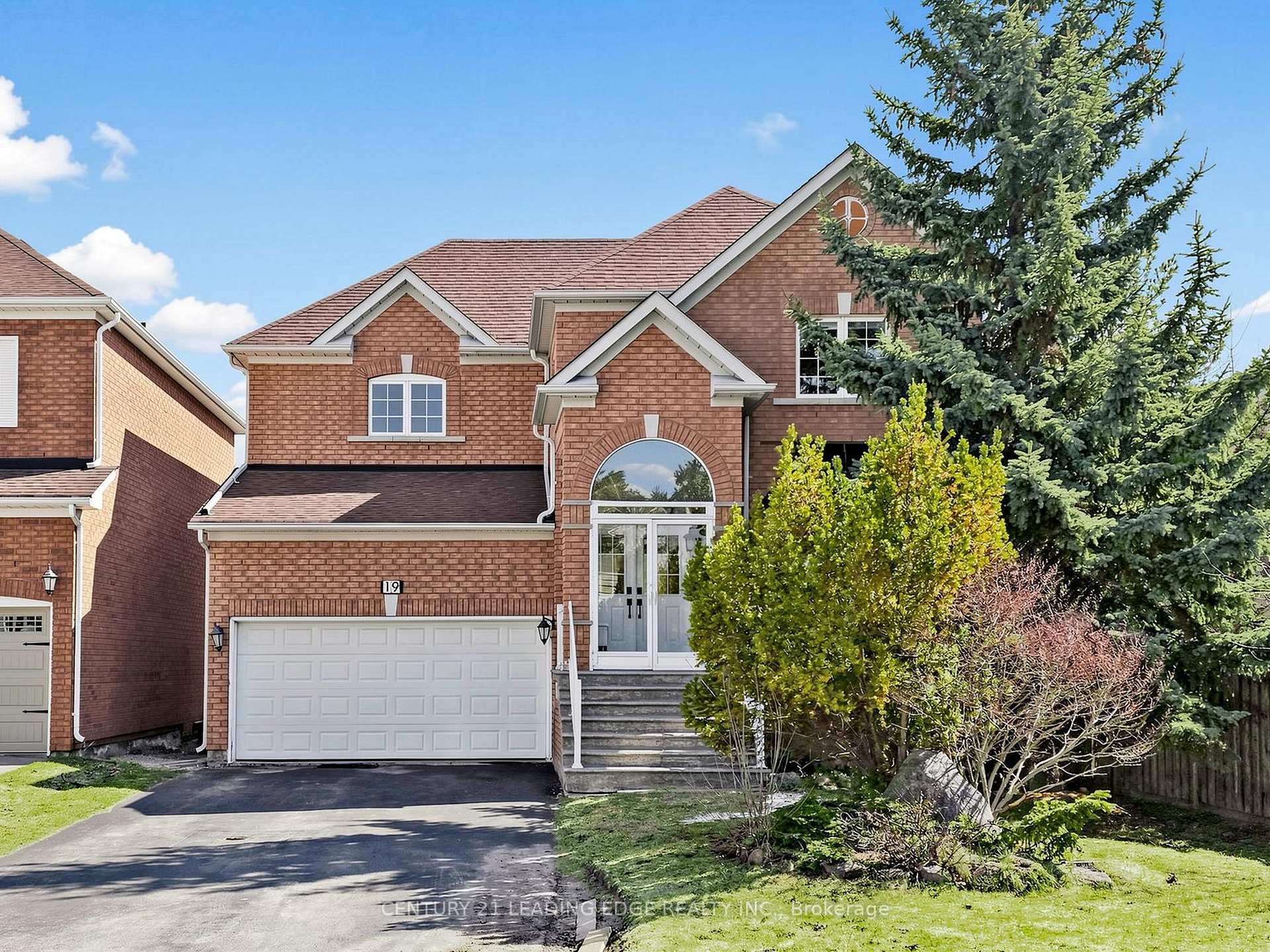 19 Fountain Court, Richmond Hill, ON L4S 2K4