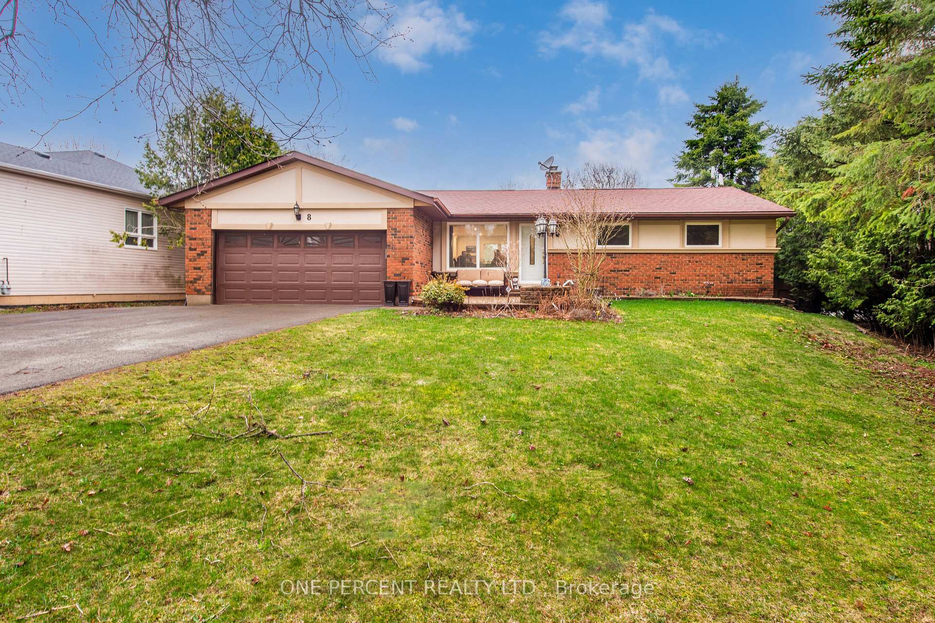 8 Cardwell Court, Adjala-Tosorontio, ON L0G 1W0
