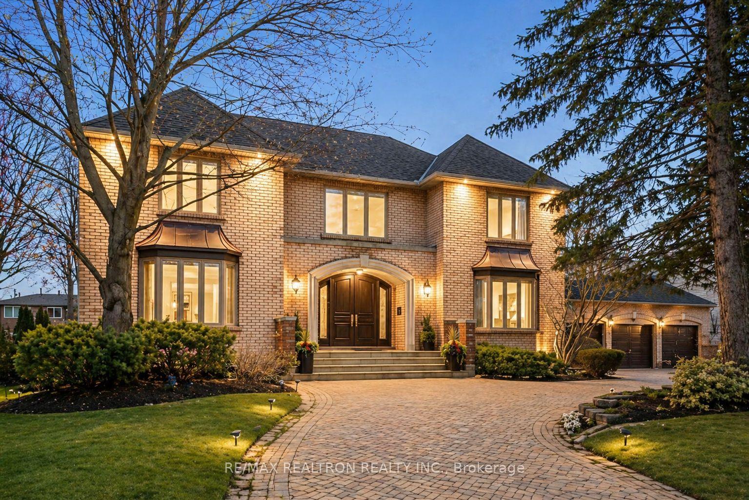 75 Arnold Avenue, Vaughan, ON L4J 1B4
