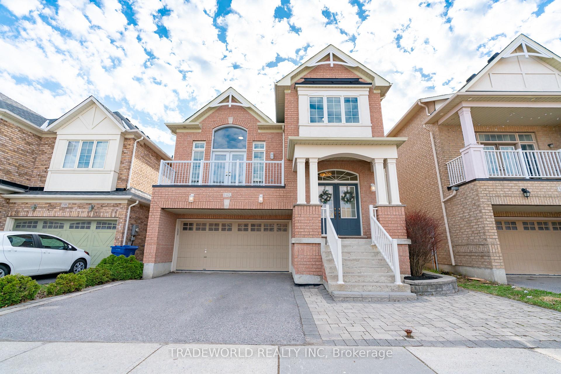 142 Yakefarm Boulevard, Whitchurch-Stouffville, ON L4A 0R8