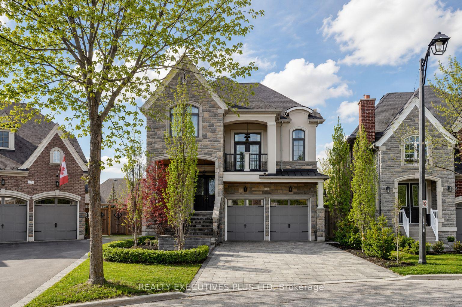 10 Sim Hill Crescent, King, ON L7B 0C4