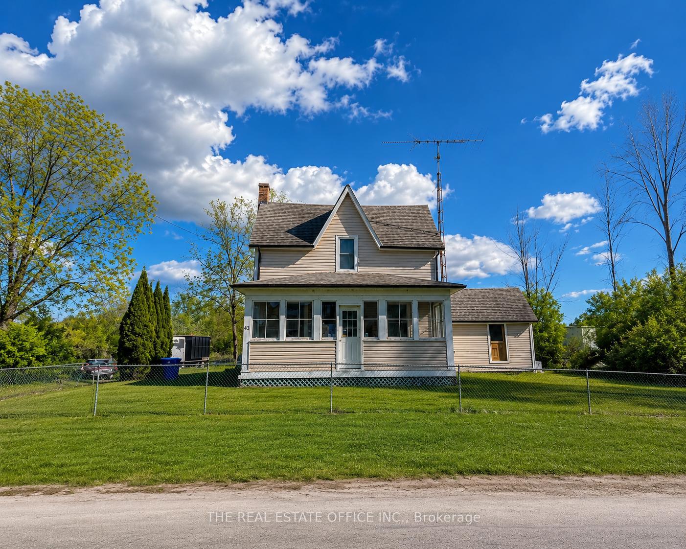 43 Clovelly Cove Road, Georgina, ON L0E 1N0