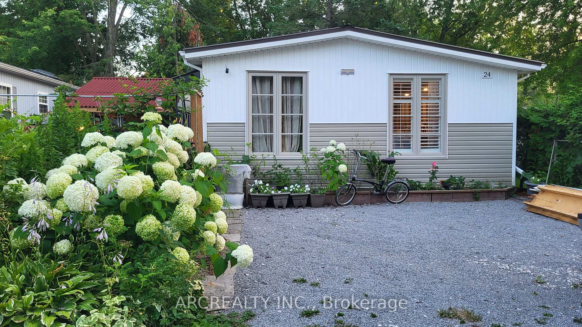 24 Chickadee Court, Georgina, ON L0E 1N0
