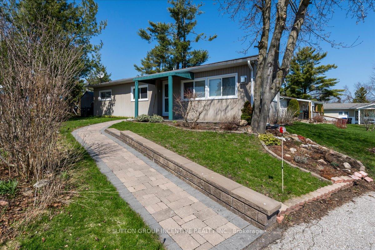 18 Trefoil Drive, Innisfil, ON L9S 1P7