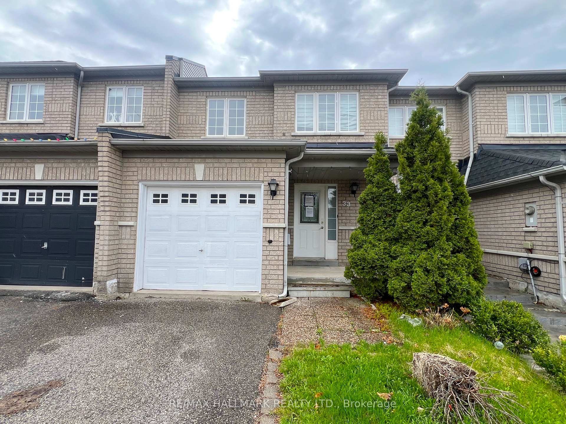 33 Lodgeway Drive, Vaughan, ON L6A 3S6