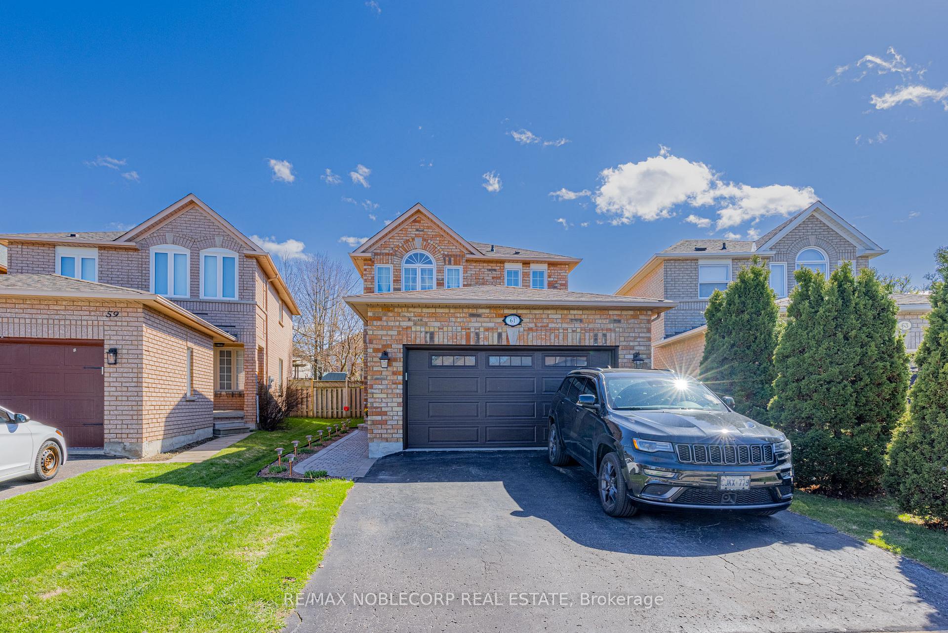 61 Woodhaven Crescent, Richmond Hill, ON L4E 3T2