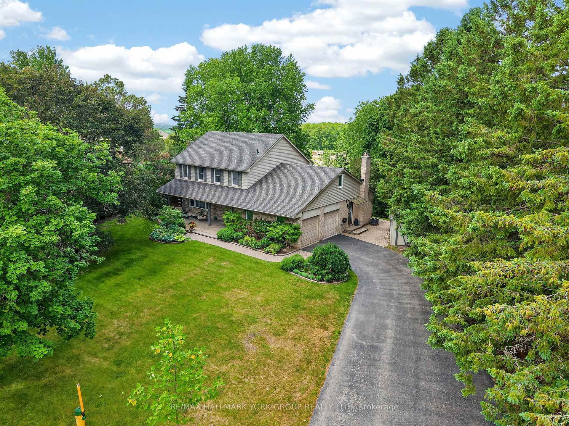 8 Grant Court, East Gwillimbury, ON L0G 1R0