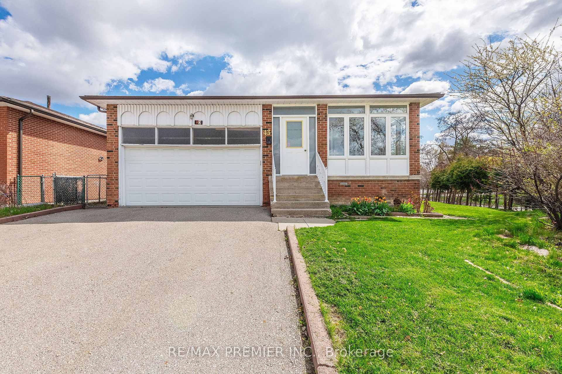 43 Jules Avenue, Vaughan, ON L4L 1Y2