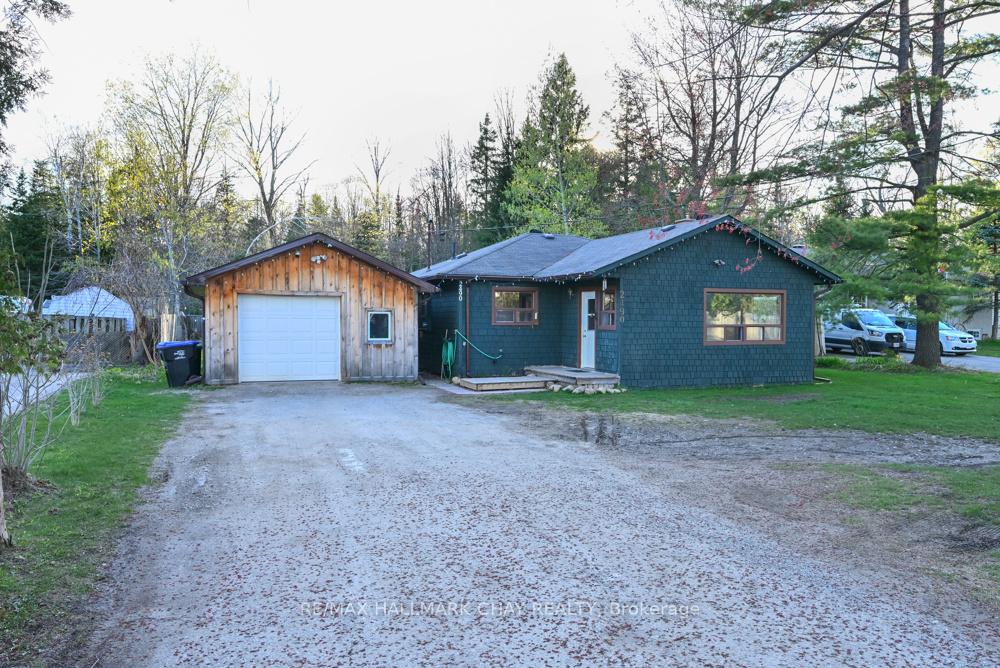 2490 25th Side Road, Innisfil, ON L9S 2H1