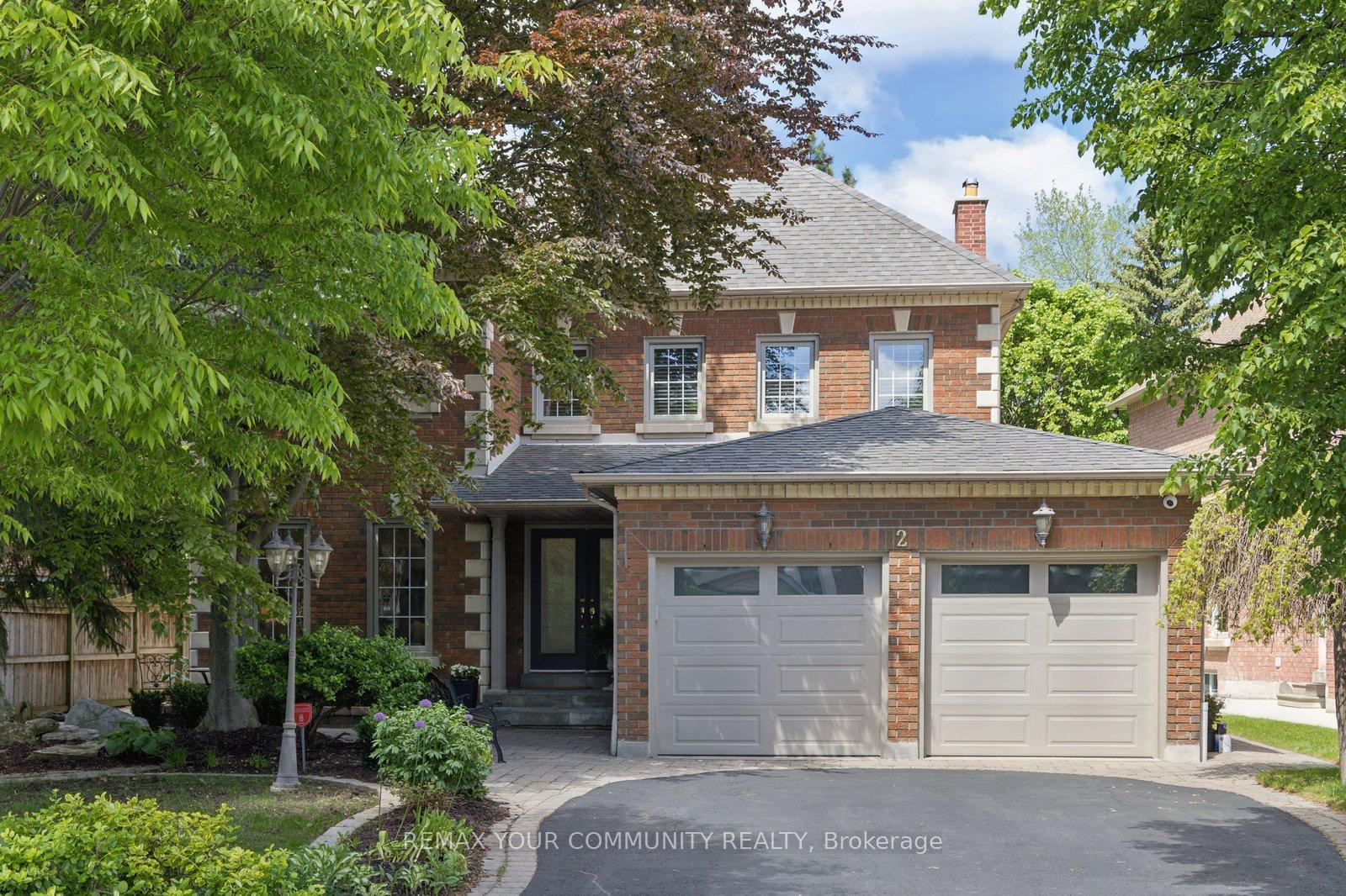 2 Riggs Court, Richmond Hill, ON L4C 9N7