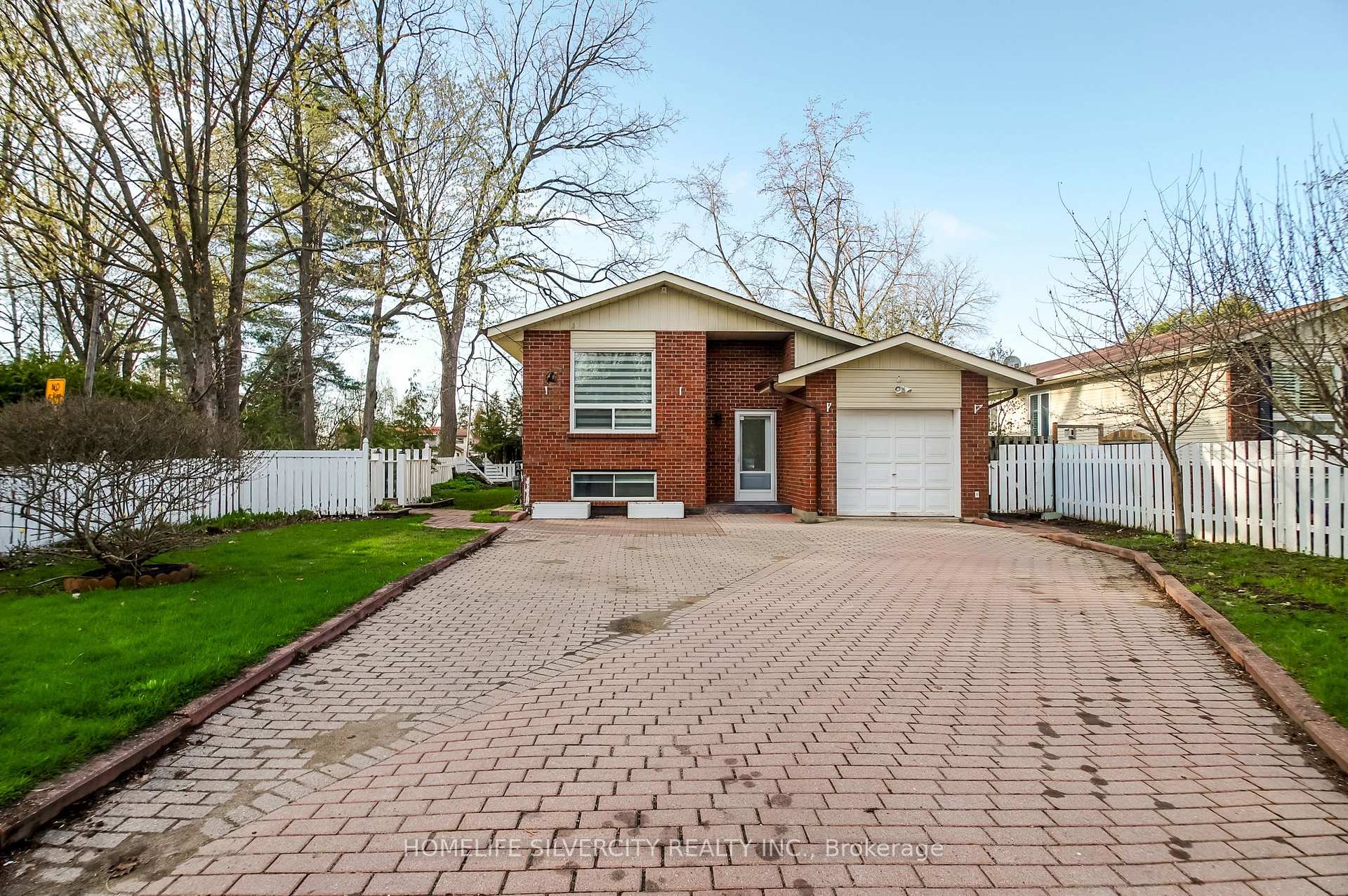 904 Lake Drive E, Georgina, ON L0E 1L0
