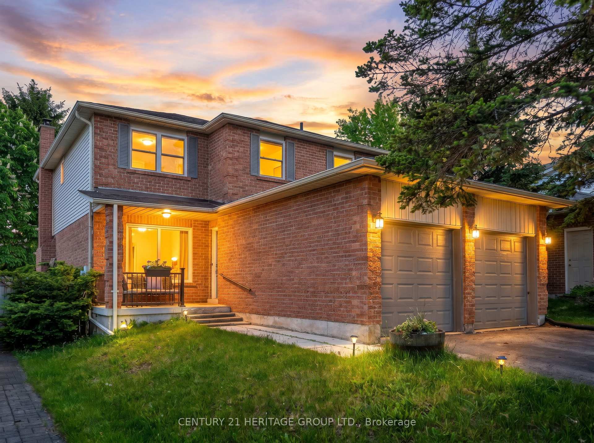 228 Billings Crescent, Newmarket, ON L3Y 7Y6