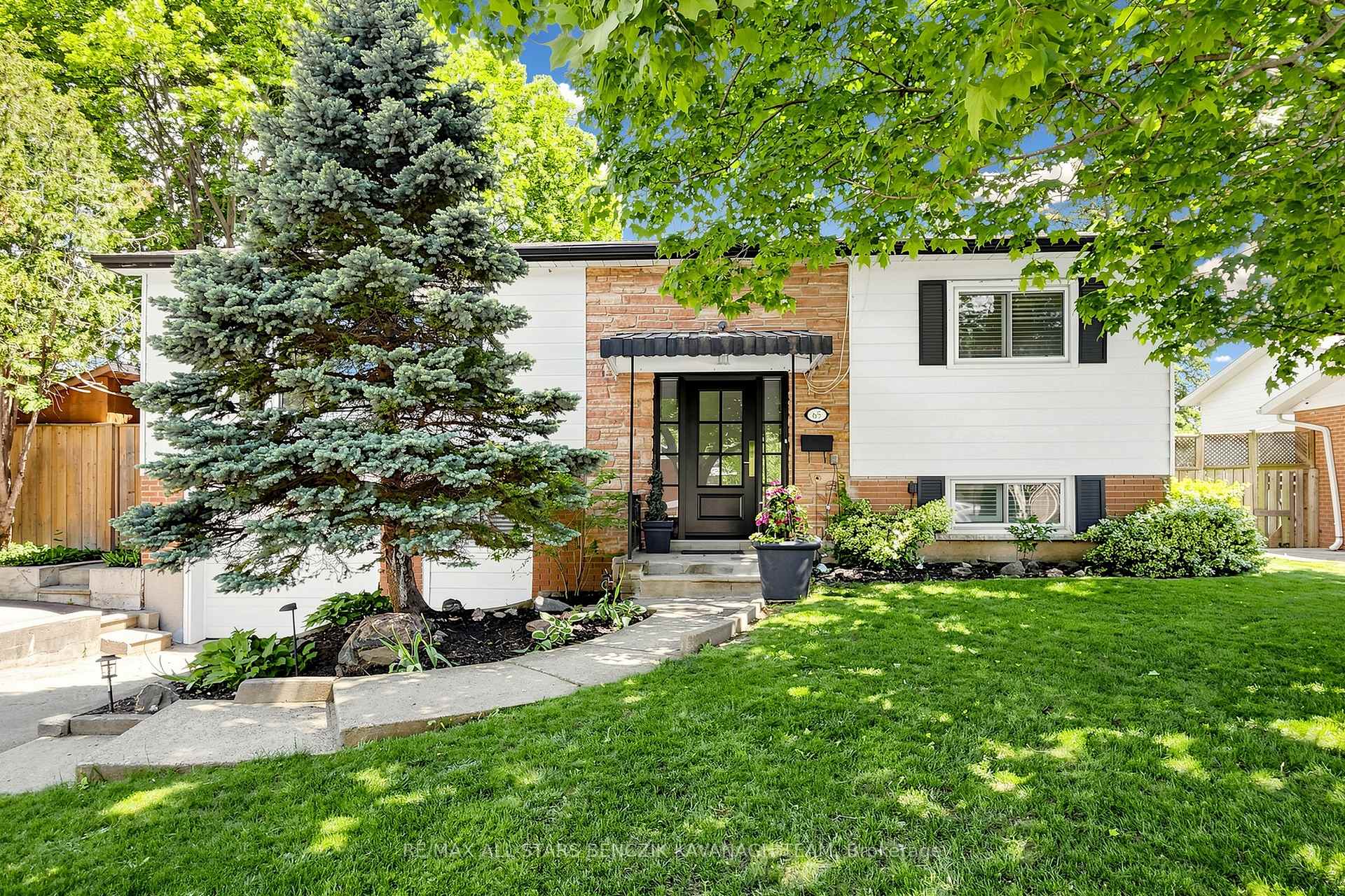65 Wootten Way N, Markham, ON L3P 2Y5