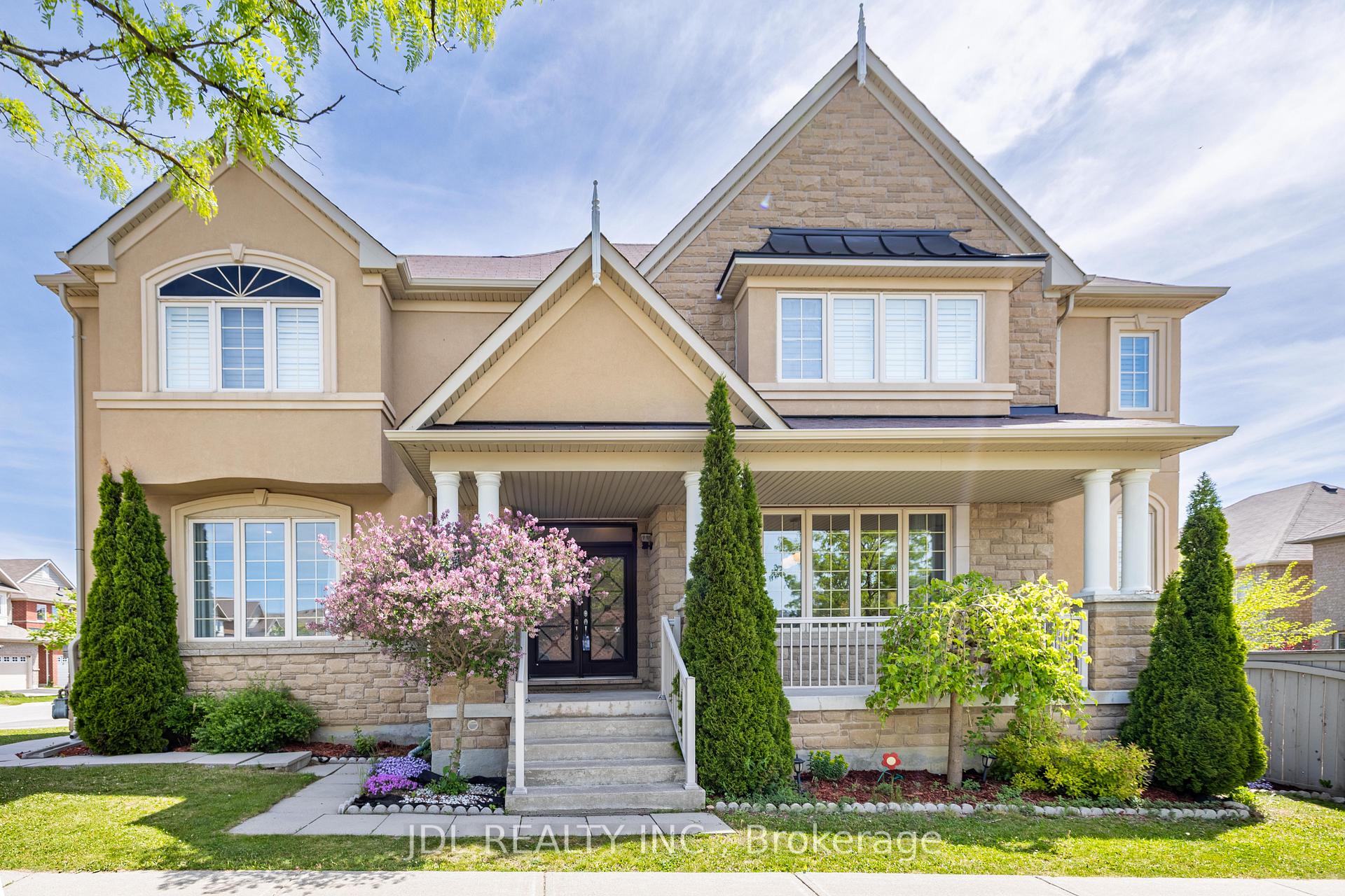 3 Mansard Drive, Richmond Hill, ON L4E 0L8