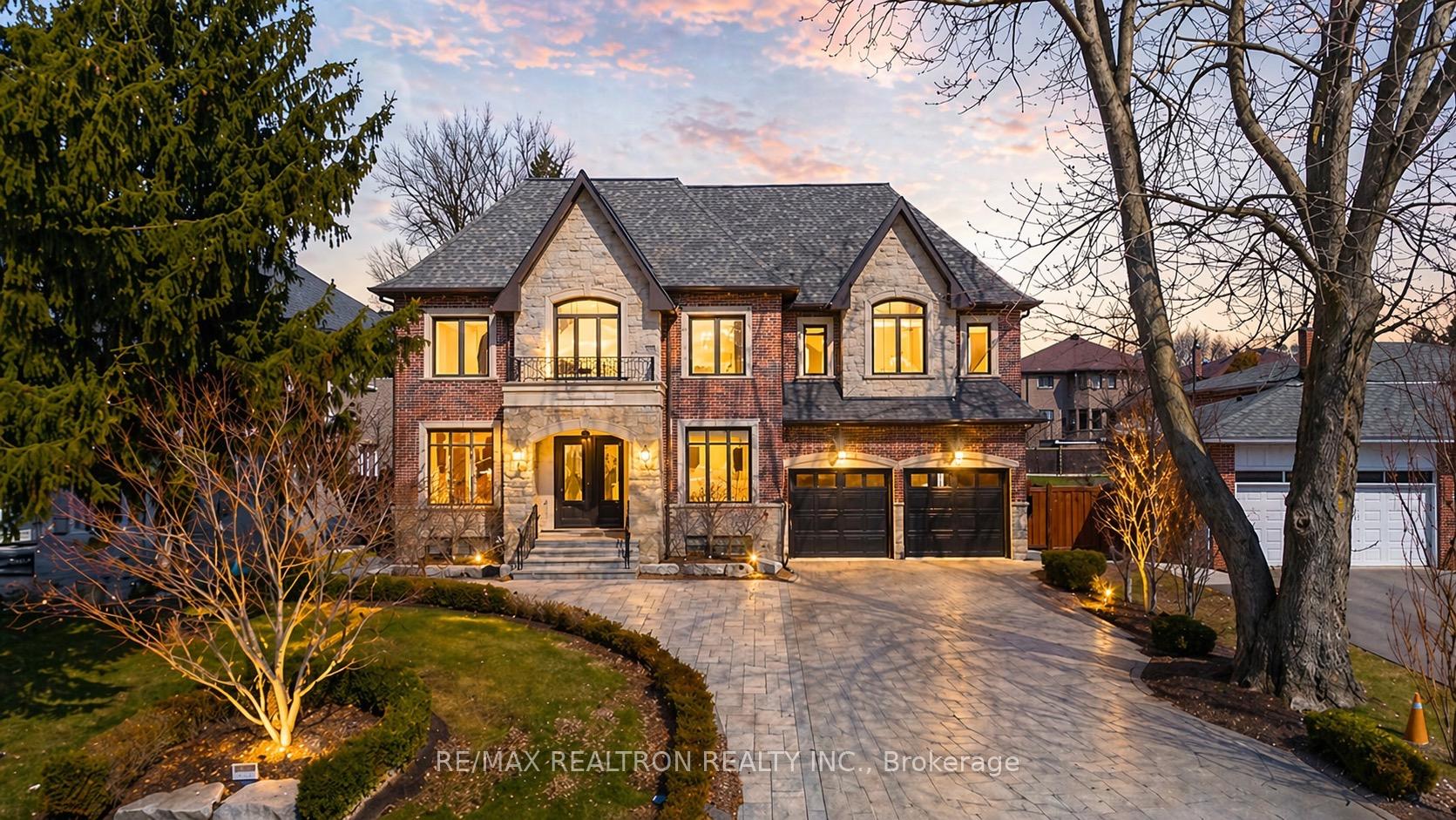 74 Yongehurst Road, Richmond Hill, ON L4C 3T2