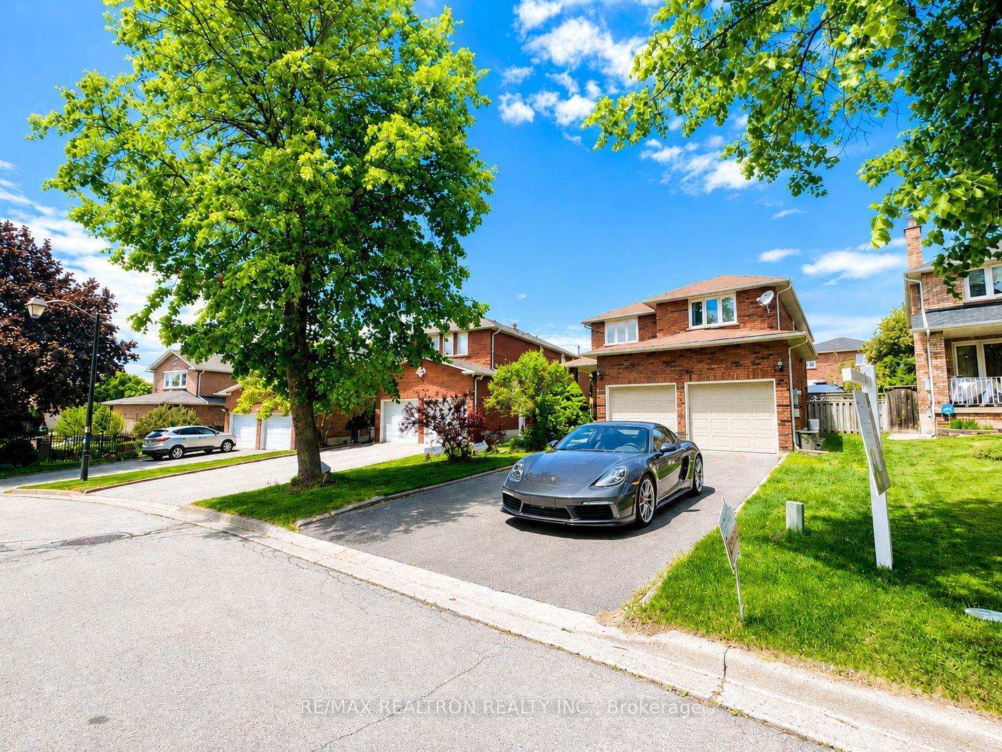 8 Muster Court, Markham, ON L3R 9G5