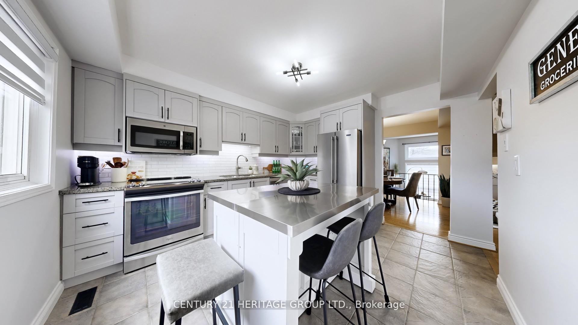 8 Dunkeld Way, Markham, ON L3T 4Y9