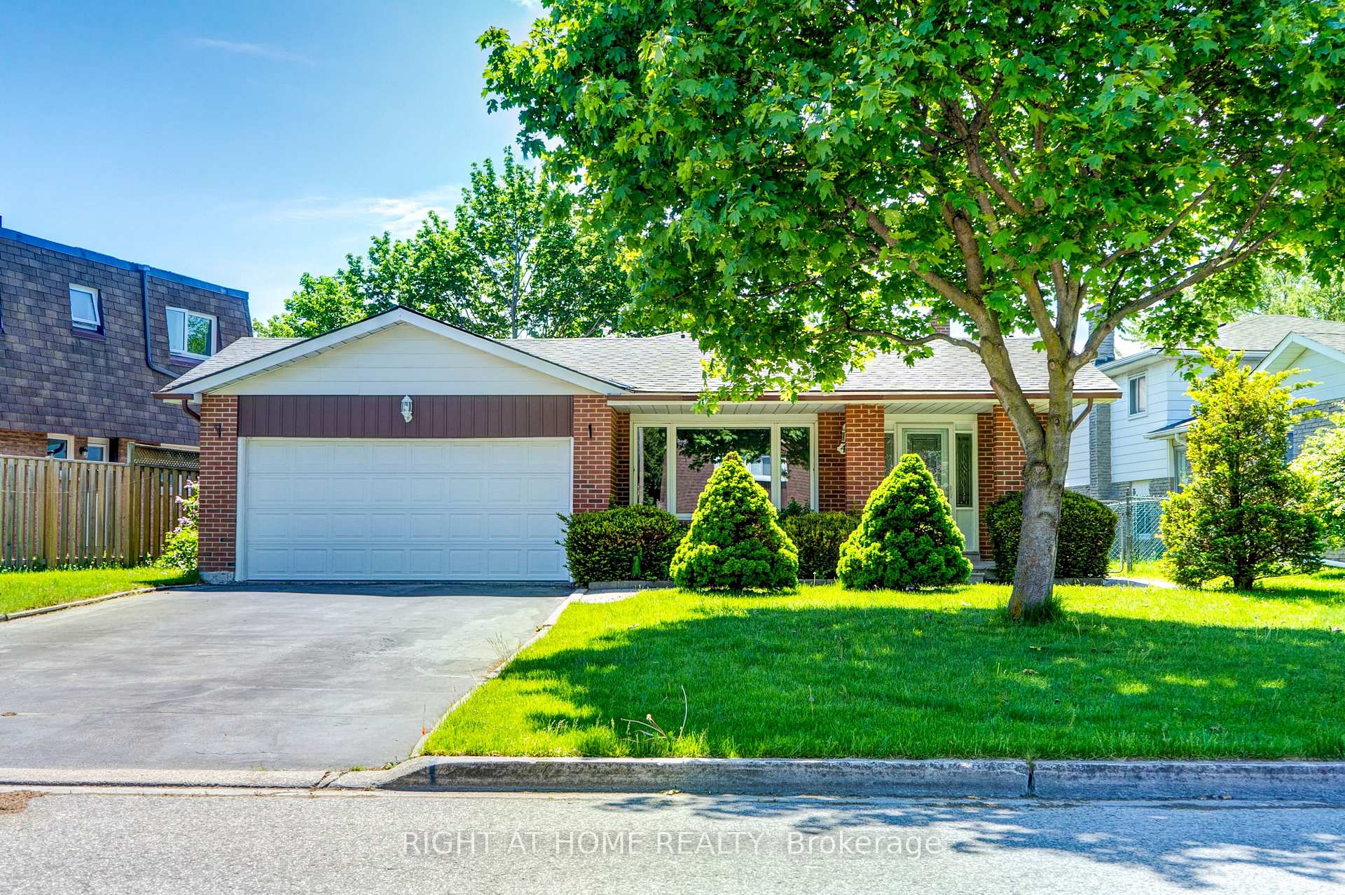 47 Shieldmark Crescent, Markham, ON L3T 3T6