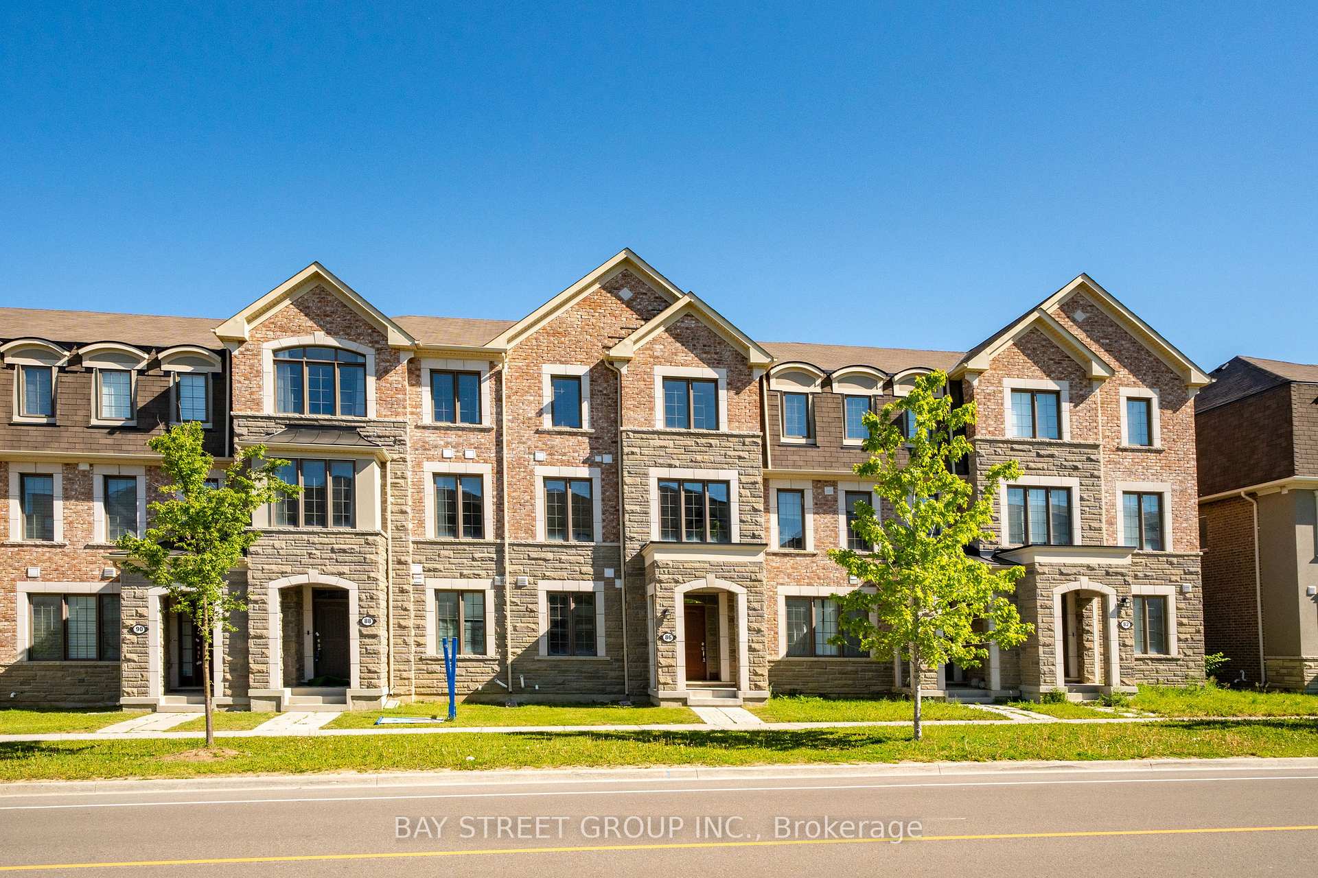 86 William F Bell Parkway, Richmond Hill, ON L4S 0K4