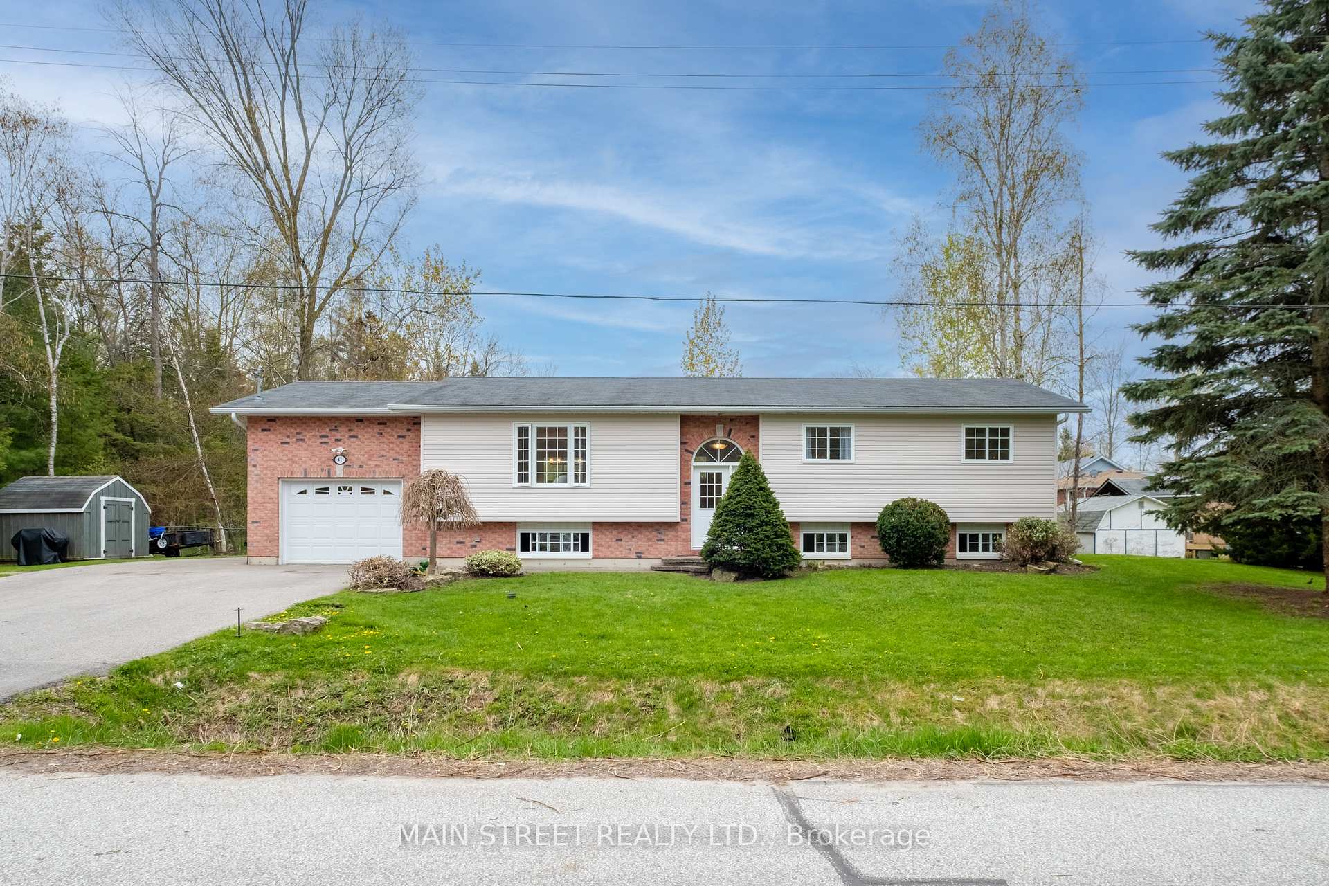 41 Bedford Road, Georgina, ON L0E 1R0