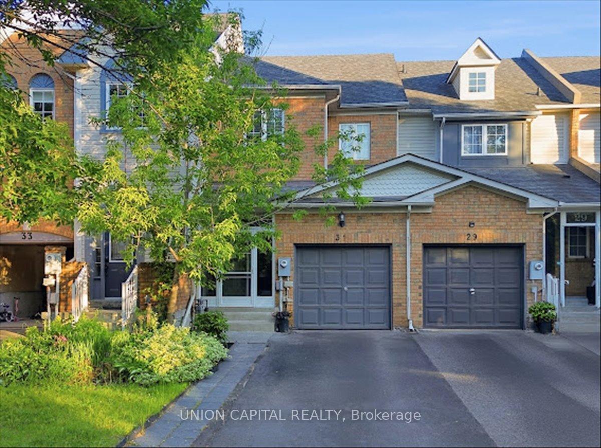 31 Ochalski Road, Aurora, ON L4G 7J3