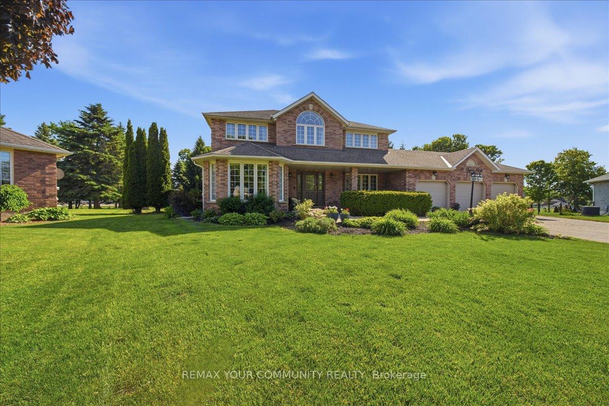 14 Oxford Court, East Gwillimbury, ON L0G 1V0