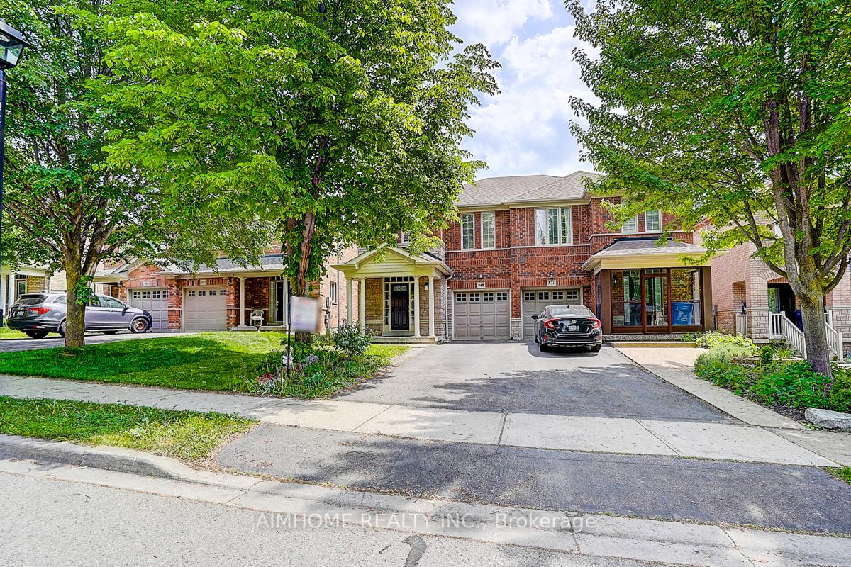 969 Oaktree Crescent, Newmarket, ON L3X 2Z2