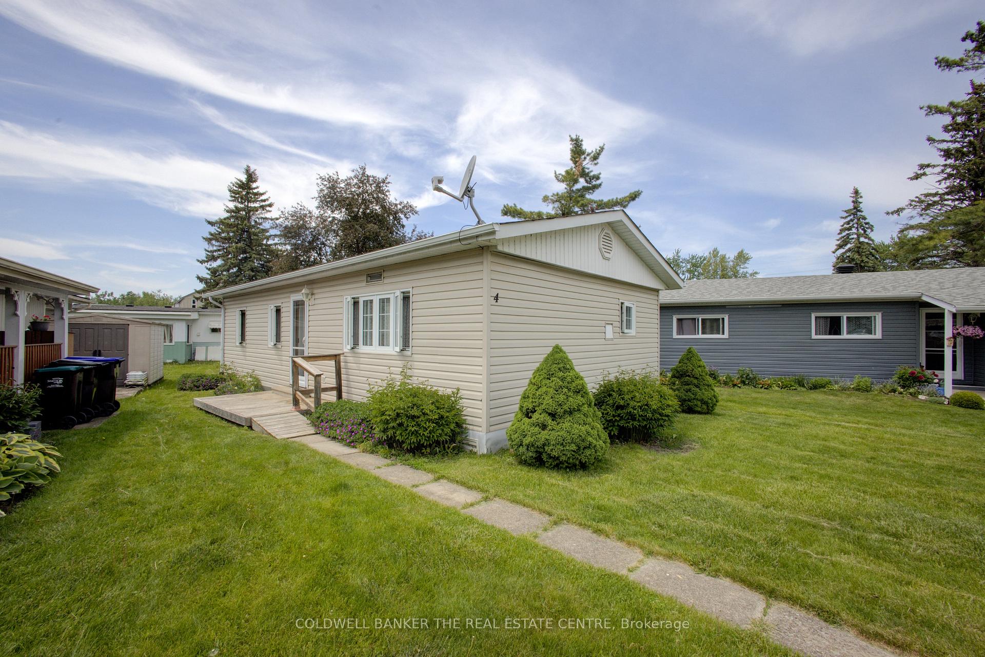4 Locust Hill Drive, Innisfil, ON L9S 1R8